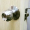 Thumb tombol pintu