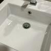 Thumb basin water